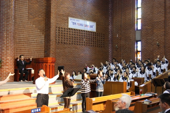 예배와 찬양세미나(조건희목사 예능교회 담임) 2012년 2월 26일 - 20120313174357.jpg