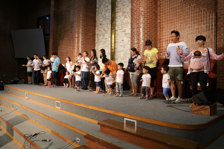 2015 여름성경학교 보고 감사예배 - 1 유아부 1.JPG