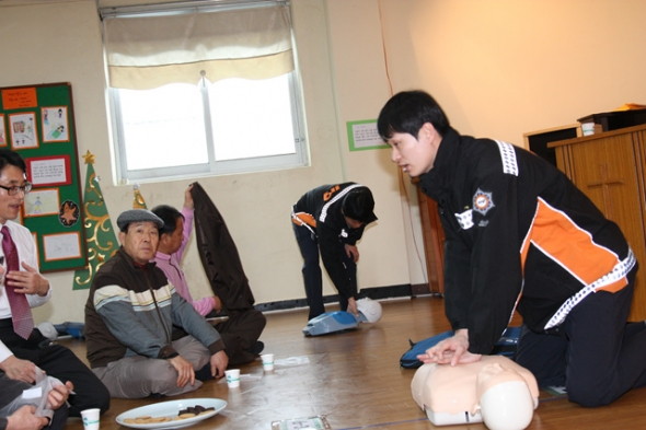 남선교회 협의회 주관-심폐소생술 교육(2012년 3월 4일) - 20120315110321.jpg