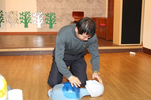 남선교회 협의회 주관-심폐소생술 교육(2012년 3월 4일) - 20120315110325.jpg