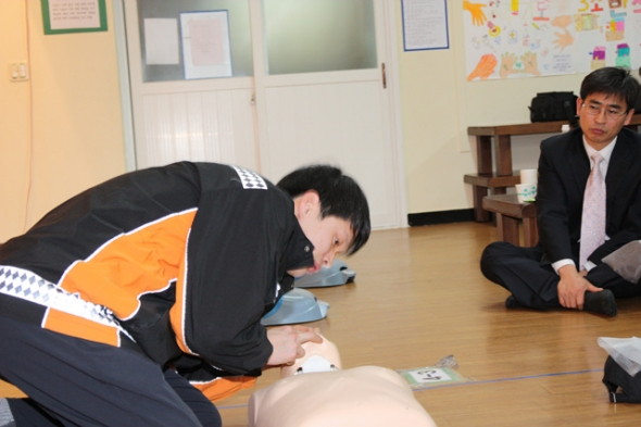 남선교회 협의회 주관-심폐소생술 교육(2012년 3월 4일) - 20120315110322.jpg
