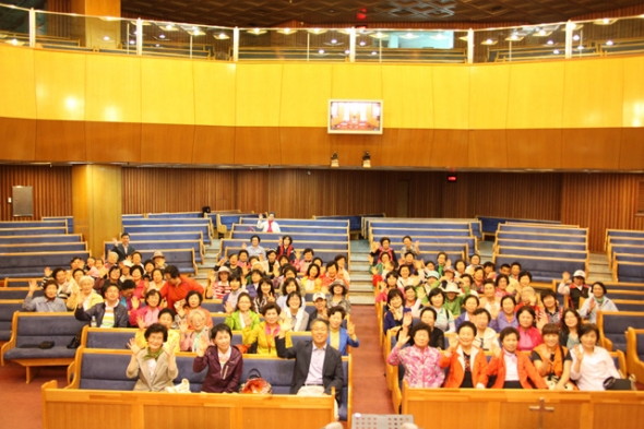 구역장 권찰 수련회(일산 꽃 박람회) - 20120509163345.jpg