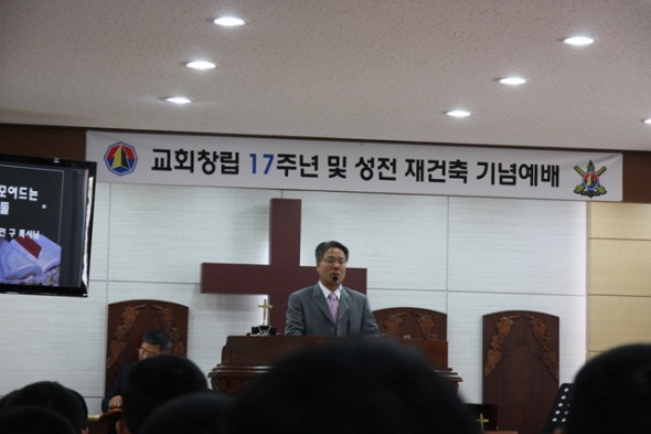참사랑군인교회 리모델링 입당예배(5월 13일 주일) - 20120529170424.jpg