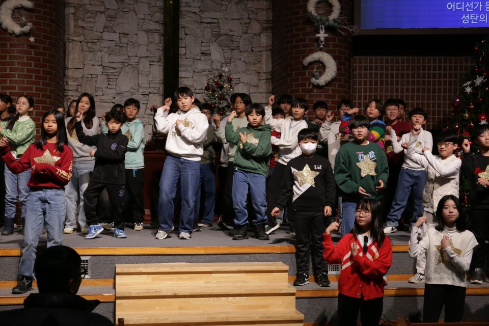 2025 성탄전야축하예배 - IMG_0492.JPG