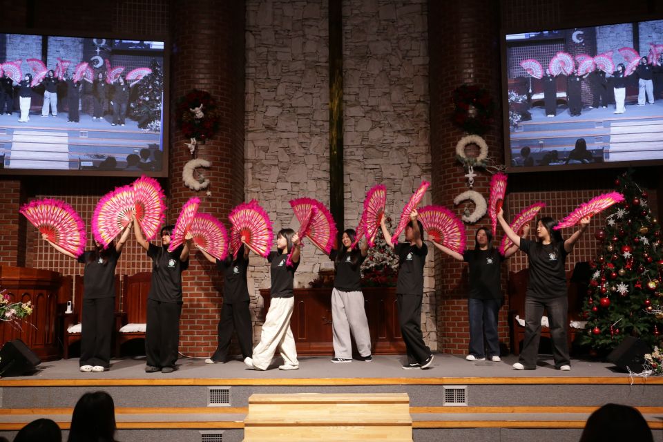 2025 성탄전야축하예배 - IMG_0580.JPG