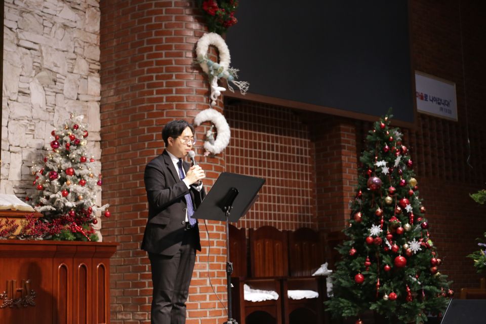 2025 성탄전야축하예배 - IMG_0206.JPG