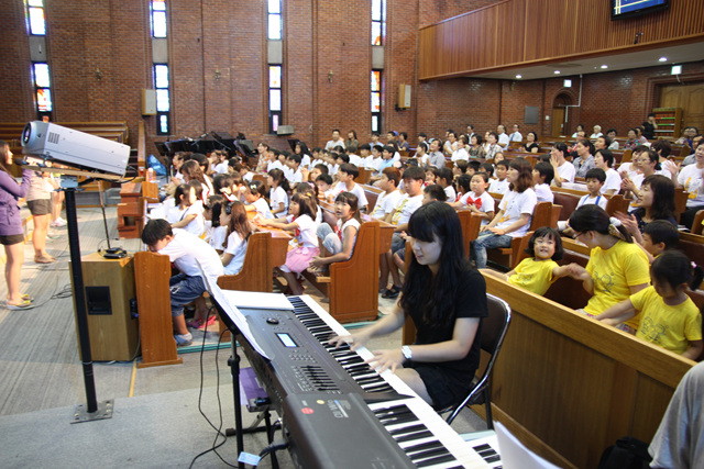 여름성경학교 보고 감사예배(2012년 8월 26일) - 20120831161829.jpg