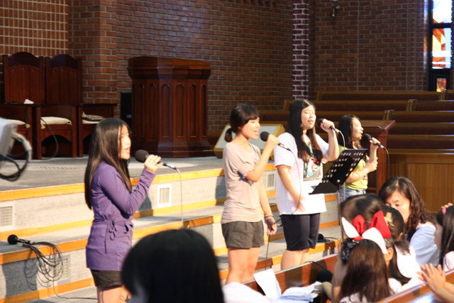 여름성경학교 보고 감사예배(2012년 8월 26일) - 20120831161830(1).jpg