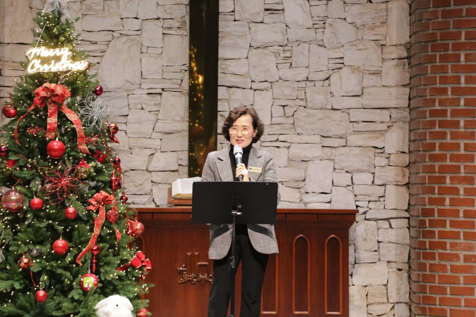 2023 성탄전야축하예배 - 3.JPG