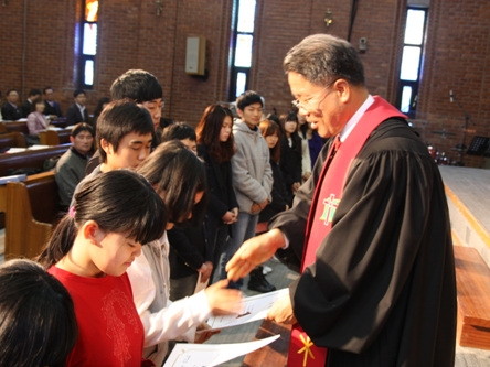 장학금 수여식(2011년 3월 6일) - 20110309155405(1).jpg