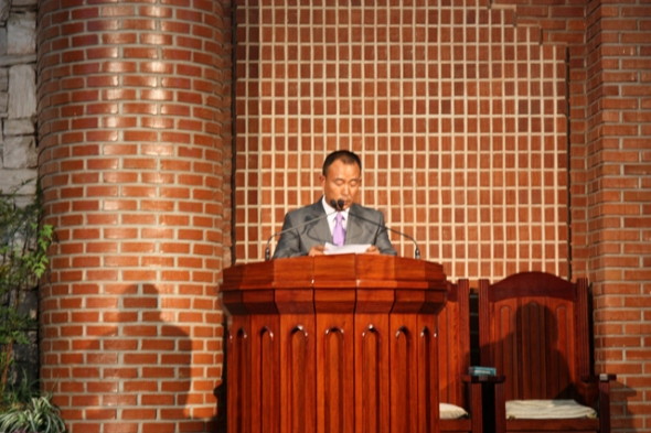 전교인이 함께 드리는 찬양예배(제 3,4,5 남선교회 주관예배, 강사: 박중근 목사) - 20120925114850.jpg