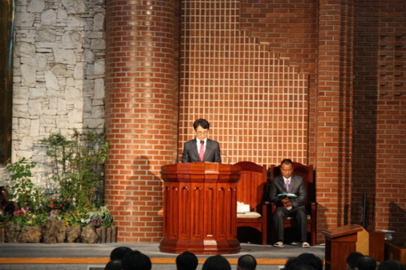 전교인이 함께 드리는 찬양예배(제 3,4,5 남선교회 주관예배, 강사: 박중근 목사) - 20120925114848.jpg