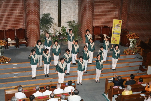 제 11회 기관별 찬양대회(2012년 10월 21일) - 20121030070103.jpg