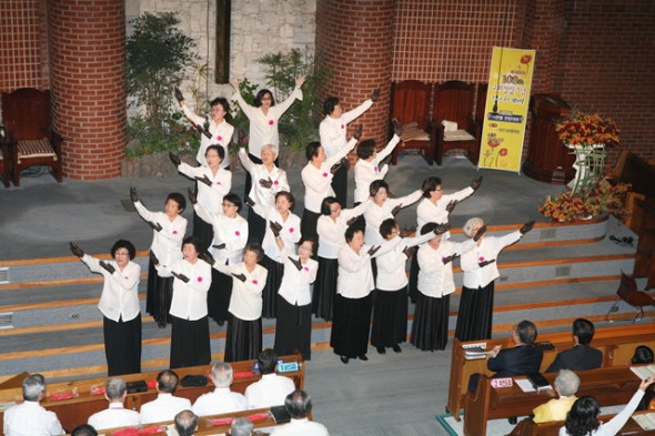 제 11회 기관별 찬양대회(2012년 10월 21일) - 20121030070104.jpg