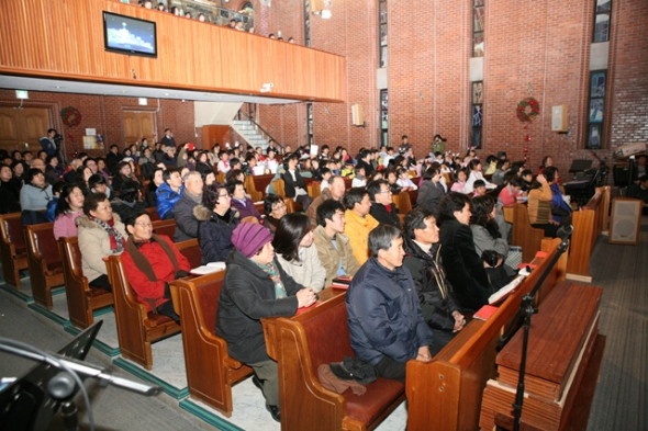 2012년 성탄전야축하예배(교회학교주관) - 20130103151128.jpg