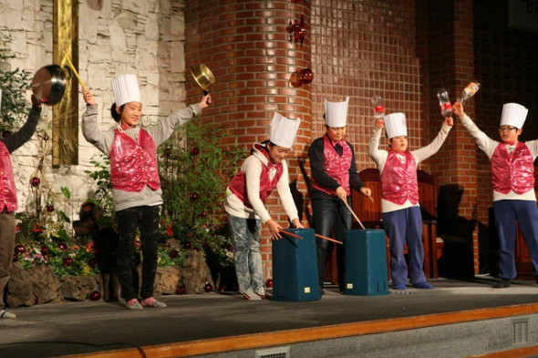 2012년 성탄전야축하예배(교회학교주관) - 20130103151218.jpg