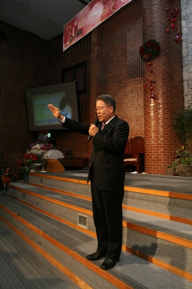 2012년 성탄전야축하예배(교회학교주관) - 20130103151219(2).jpg