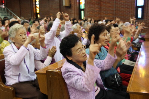 2011년 은빛대학 경로잔치1 - 20110530054925(1).JPG