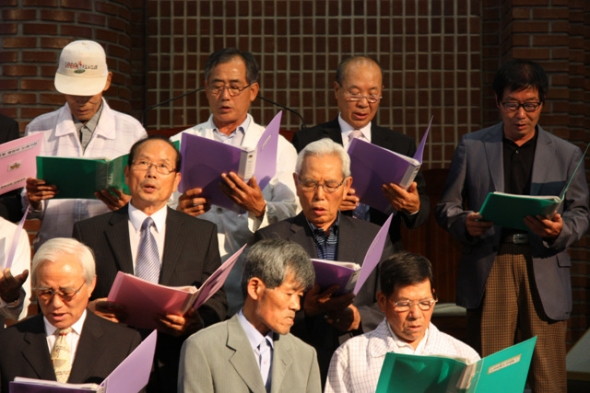 1, 2남선교회 헌신예배(2011년05월 29일) - 20110615114844.jpg