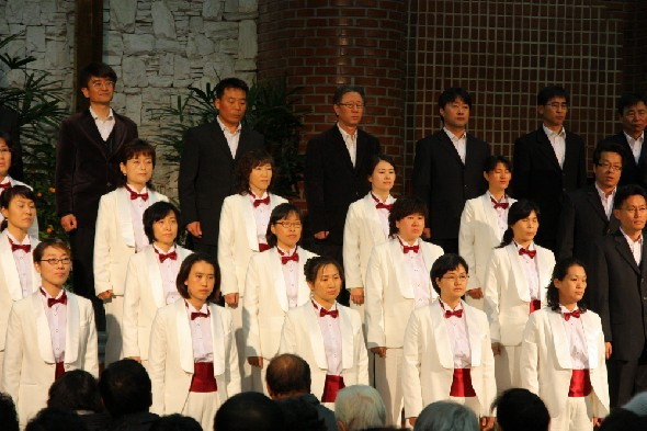 특별새벽기도때 다솜.평화의사도 찬양 - 20100322165045.JPG