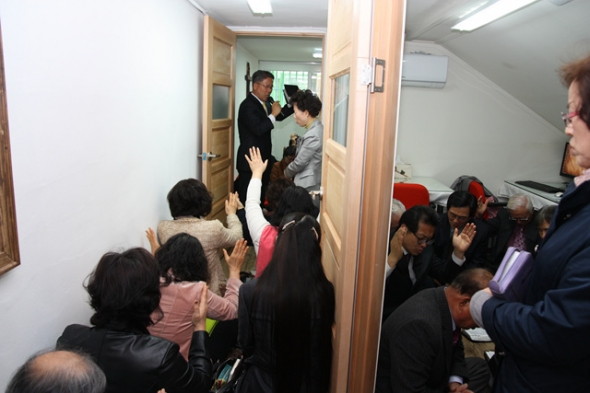기도발전소 입당 감사 예배 - 20130412181235(1).jpg
