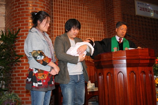 예배 첫 출석(이주아) - 20101022153708.jpg