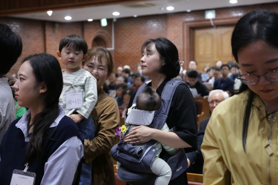 2024 어린이주일(유아.아동세례,출산격려금전달,성찬식) - 3.JPG