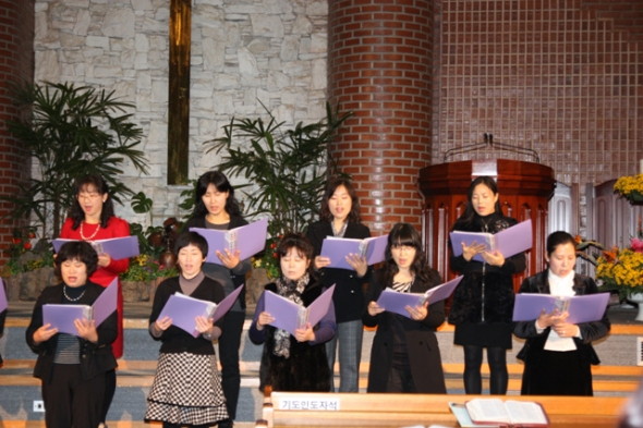 제 9,10,11,12 여전도회 주관예배 - 20111129103915.jpg