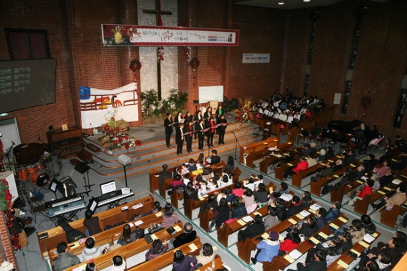 성탄전야축하예배(2011년 12월 24일) - 20111229120843.jpg