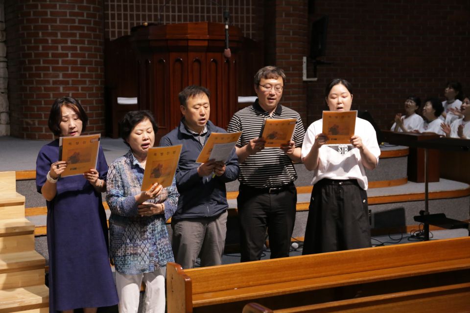 2024 상반기등록새가족전원출석주일 - IMG_9910.JPG