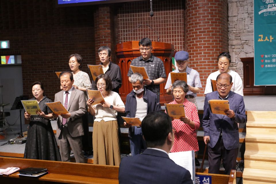 2024 상반기등록새가족전원출석주일 - IMG_9889.JPG