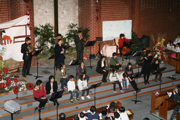 성탄전야축하예배(2011년 12월 24일) - 20111229121104.jpg