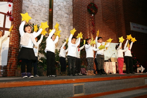 성탄전야축하예배(2011년 12월 24일) - 20111229121108.jpg