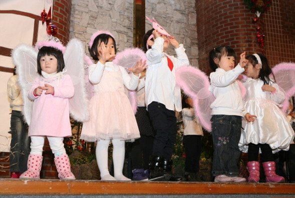 성탄전야축하예배(2011년 12월 24일) - 20111229121106.jpg