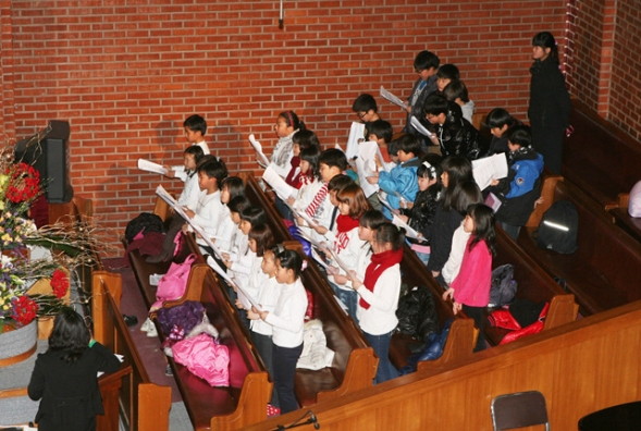 성탄전야축하예배(2011년 12월 24일) - 20111229121343.jpg