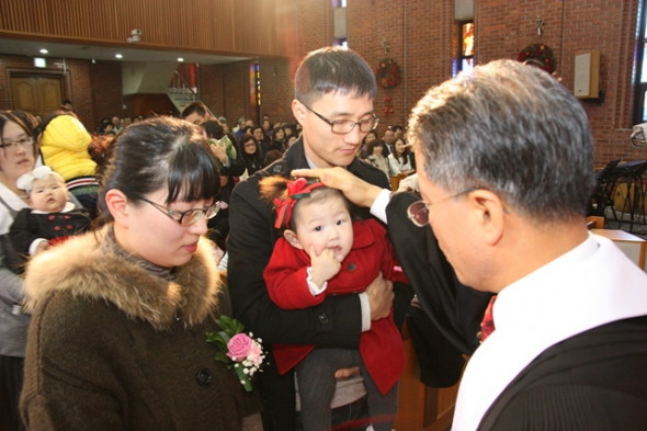 유아세례식(2011년 12월 25일) - 20111229122337(1).jpg