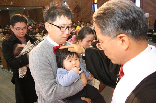 유아세례식(2011년 12월 25일) - 20111229122333(1).jpg