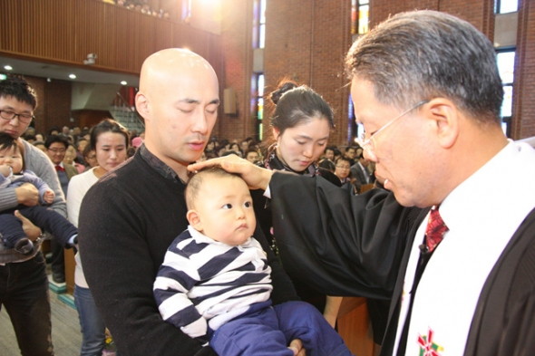 유아세례식(2011년 12월 25일) - 20111229122333.jpg