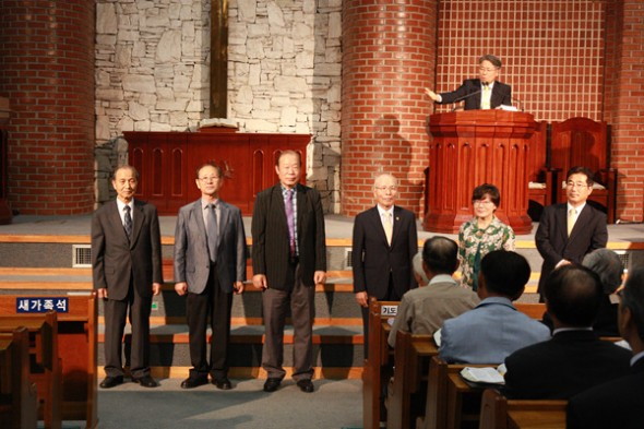 전교인이드리는 찬양예배(1,2남선교회주관) - 20140530093109285722.jpg