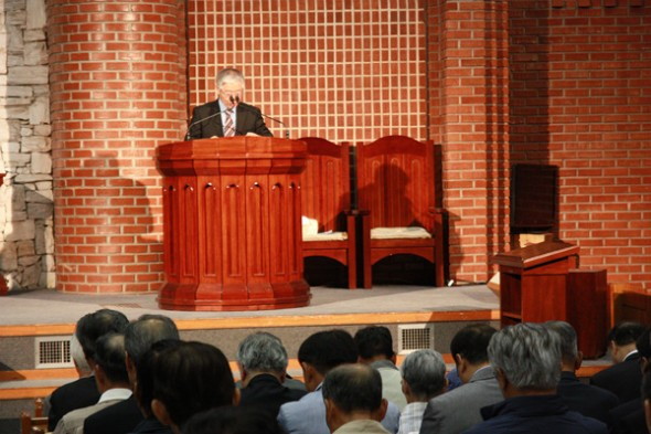 전교인이드리는 찬양예배(1,2남선교회주관) - 20140530093107128092.jpg