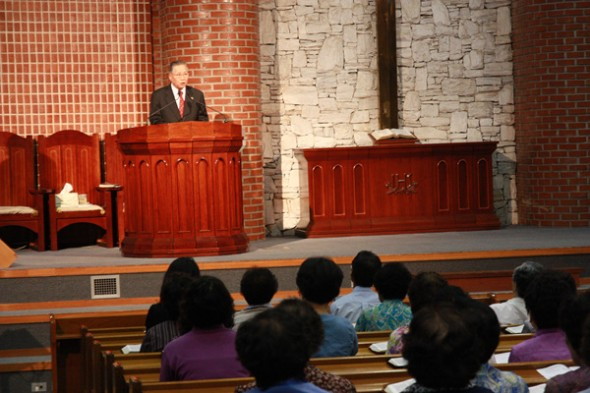 전교인이드리는 찬양예배(1,2남선교회주관) - 20140530093107991940.jpg