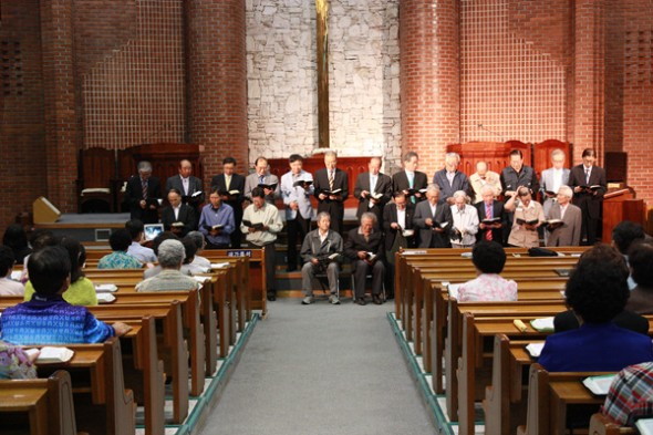 전교인이드리는 찬양예배(1,2남선교회주관) - 20140530093107407583.jpg