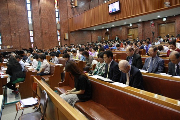 전교인이드리는 찬양예배(1,2남선교회주관) - 20140530093108936728.jpg