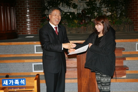 교회학교 수료감사예배(2011년 12월 25일) - 20111229124347.jpg