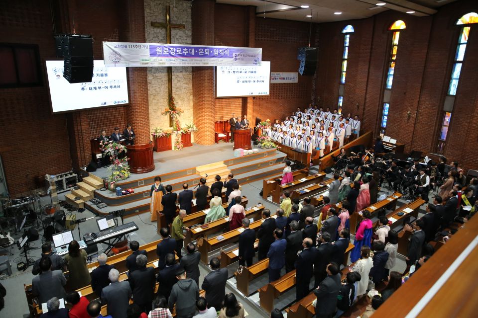 10월 원로장로 추대 권사집사 은퇴 및 장로 권사 집사 임직식 - QB0A3651.JPG