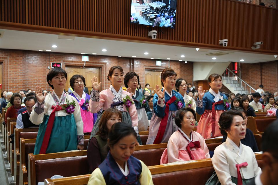 10월 원로장로 추대 권사집사 은퇴 및 장로 권사 집사 임직식 - QB0A3863.JPG