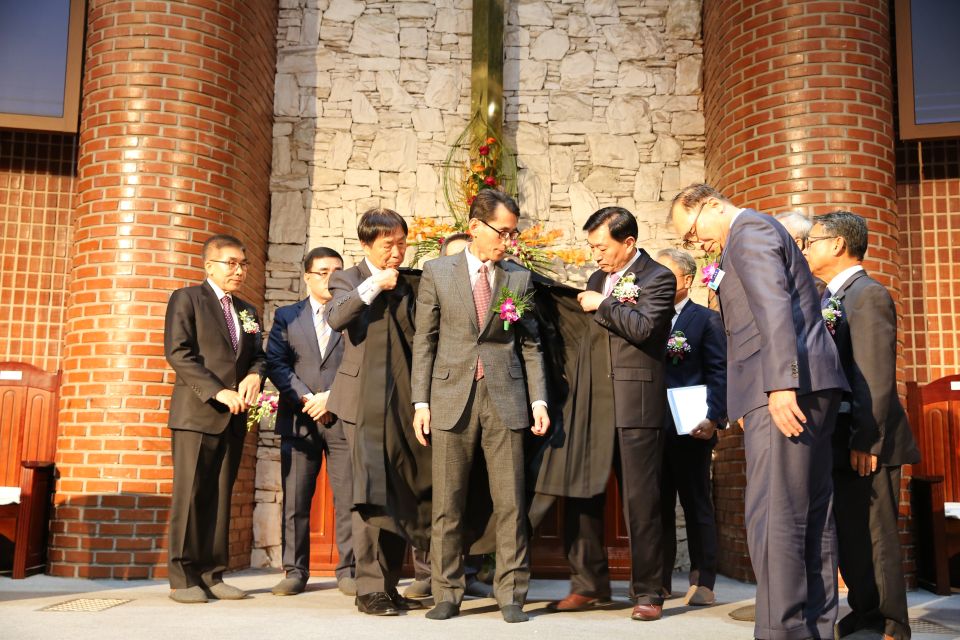 10월 원로장로 추대 권사집사 은퇴 및 장로 권사 집사 임직식 - QB0A3896.JPG