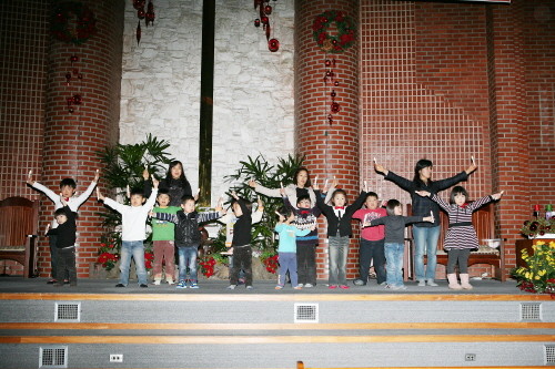 2010년 성탄전야 축하예배 - 20110104155132.JPG