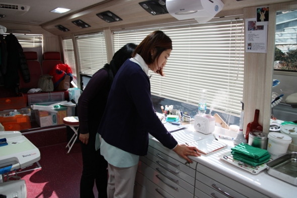 화이트 치과 무료진료 - 20120207120613.jpg