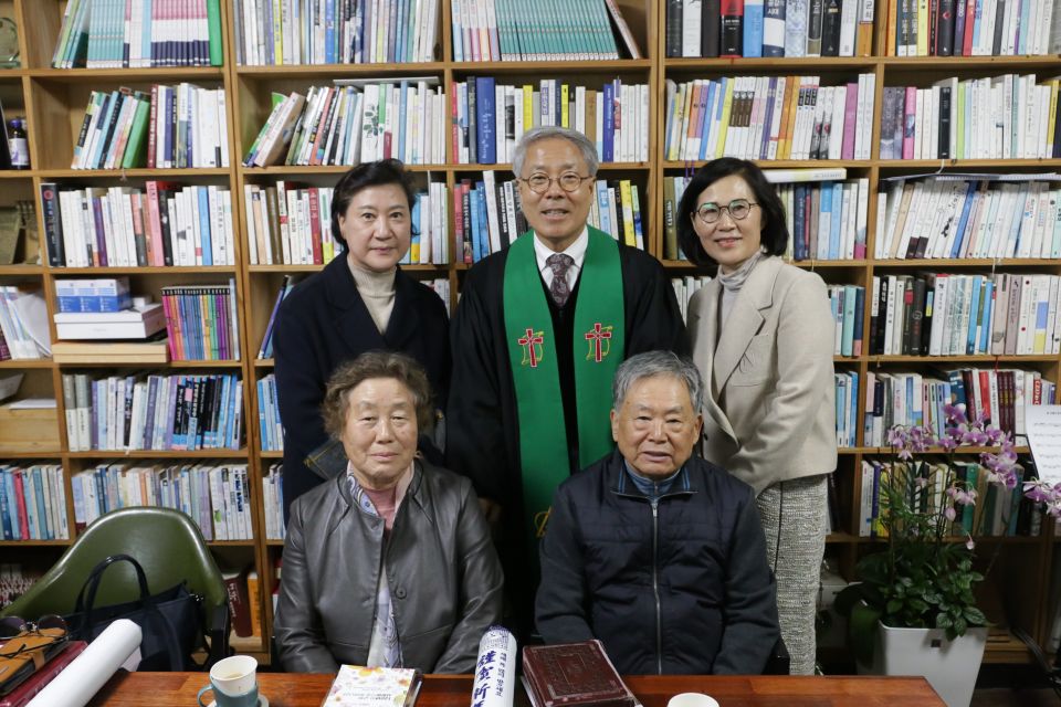 2024-113,114 이을우, 이영순 - 20241117 제113,114호 이을우,이영순(과수원마을)액자용.JPG